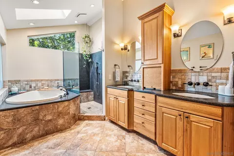 Bath - 2260 E Mission Rd, Fallbrook, CA 92028 photo 1 of 2
