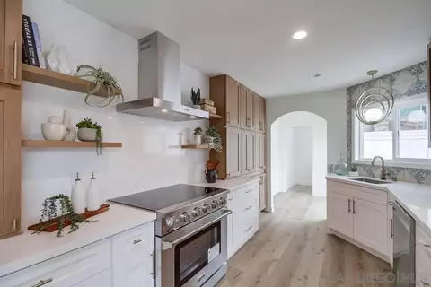 3276 Talbot St, San Diego, CA 92106