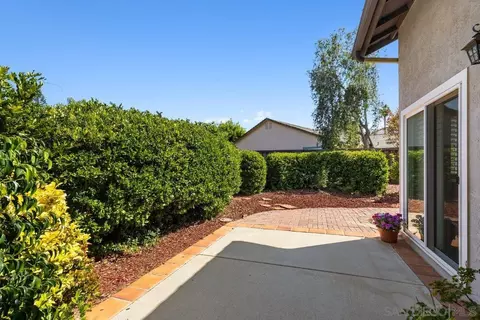 Exterior - 2084 Roberts Pl, Escondido, CA 92029 photo 10 of 14