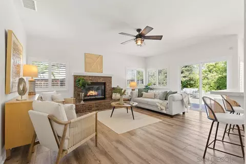 Living - 2084 Roberts Pl, Escondido, CA 92029 photo 4 of 6