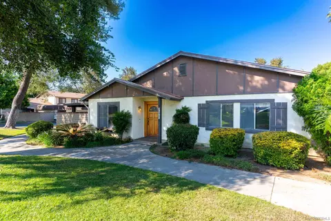 Exterior - 2825 Irving St, Riverside, CA 92504 photo 7 of 9