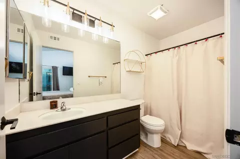 Bath - 519 Minnesota St, Fallbrook, CA 92028 photo 1 of 2