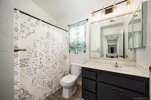 Bath - 519 Minnesota St, Fallbrook, CA 92028 photo 2 of 2