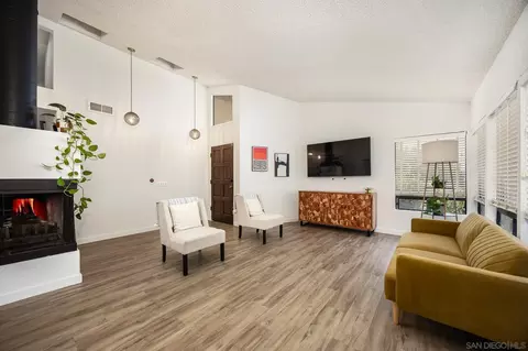 Living - 519 Minnesota St, Fallbrook, CA 92028 photo 1 of 2