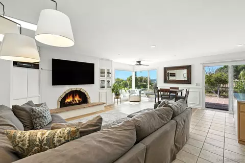 Living - 4343 Avenida Gregory, Spring Valley, CA 91977 photo 4 of 5