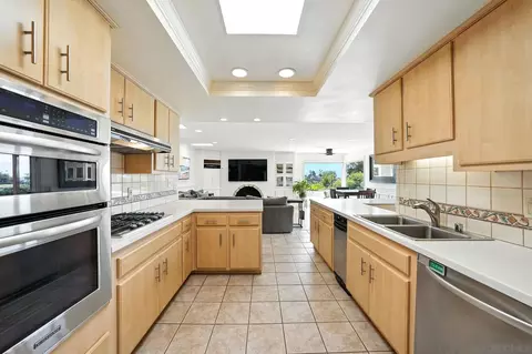 Kitchen - 4343 Avenida Gregory, Spring Valley, CA 91977 photo 3 of 4