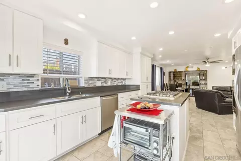 Kitchen - 1909 Cheyenne, Oceanside, CA 92056 photo 3 of 4