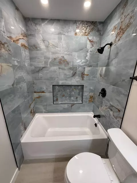 Bath - 6915 Pear Tree Dr, Carlsbad, CA 92011 photo 2 of 3