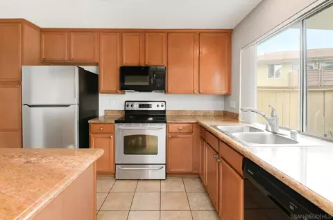 Kitchen - 615 Fredricks Ave #153, Oceanside, CA 92058 photo 3 of 4