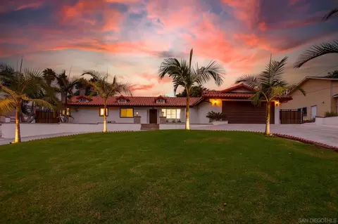 704 Matagual Dr, Vista, CA 92081