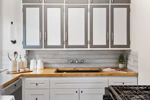 Kitchen - 453 Westbourne St, La Jolla, CA 92037 photo 1 of 1