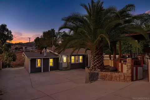 15415 Saint Lucy Ln, El Cajon, CA 92021 photo 2