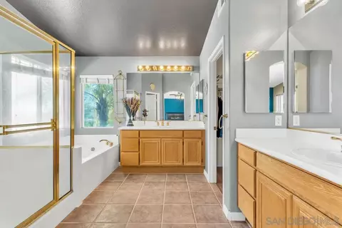 Bath - 10496 Chaparral Dr, Santee, CA 92071 photo 3 of 7