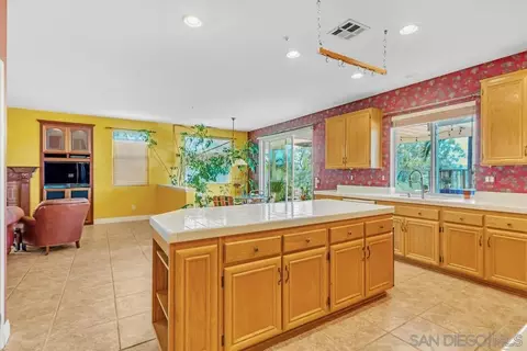 Kitchen - 10496 Chaparral Dr, Santee, CA 92071 photo 5 of 10