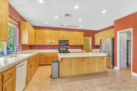 Kitchen - 10496 Chaparral Dr, Santee, CA 92071 photo 2 of 10