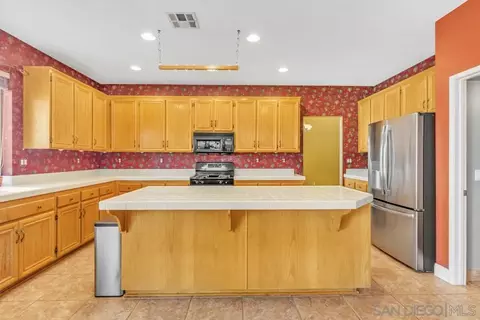 Kitchen - 10496 Chaparral Dr, Santee, CA 92071 photo 3 of 10
