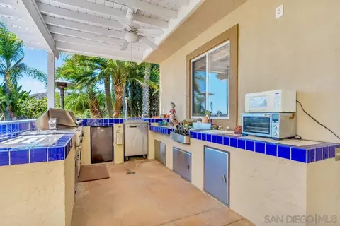 Kitchen - 10496 Chaparral Dr, Santee, CA 92071 photo 9 of 10