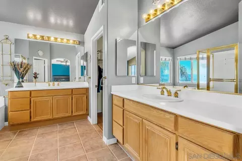 Bath - 10496 Chaparral Dr, Santee, CA 92071 photo 2 of 7