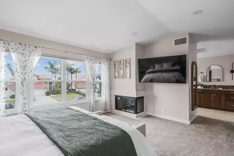 Bedroom - 4640 Sunburst Rd, Carlsbad, CA 92008 photo 2 of 4