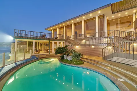 1920 Spindrift Dr, La Jolla, CA 92037