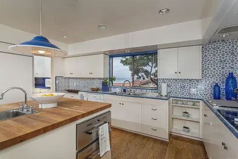 Kitchen - 1920 Spindrift Dr, La Jolla, CA 92037 photo 2 of 2