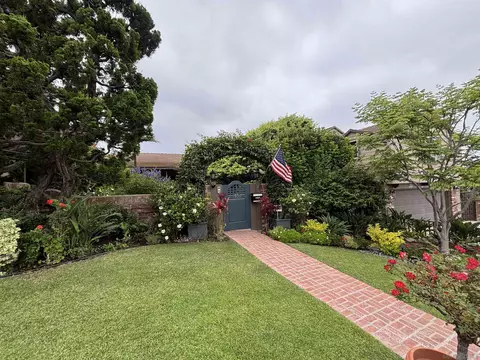 Exterior - 1920 Spindrift Dr, La Jolla, CA 92037 photo 2 of 13