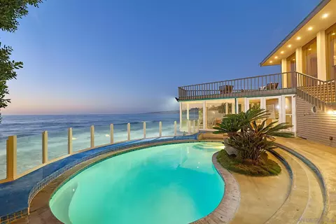 Exterior - 1920 Spindrift Dr, La Jolla, CA 92037 photo 8 of 13