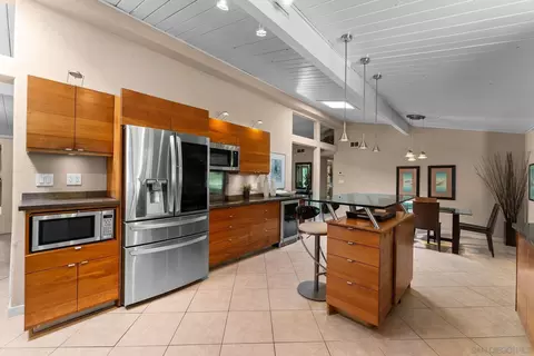 Kitchen - 1767 Wind River Rd, El Cajon, CA 92019 photo 4 of 5