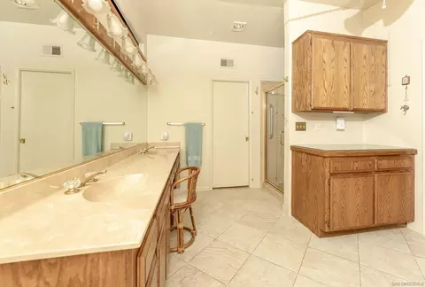 Bath - 13406 Ann O Reno Ln, Poway, CA 92064 photo 3 of 5