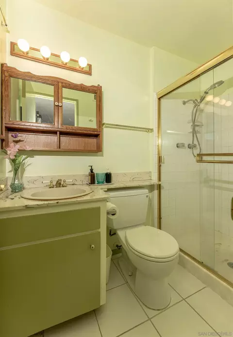 Bath - 13406 Ann O Reno Ln, Poway, CA 92064 photo 5 of 5