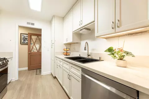 Kitchen - 13406 Ann O Reno Ln, Poway, CA 92064 photo 2 of 4