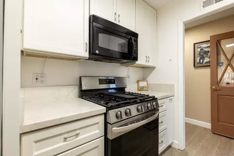 Kitchen - 13406 Ann O Reno Ln, Poway, CA 92064 photo 3 of 4
