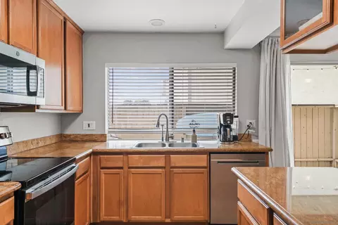 Kitchen - 615 Fredricks Ave #145, Oceanside, CA 92058 photo 3 of 5