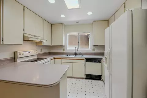 2207 Fairway Ct, Oceanside, CA 92056 photo 11