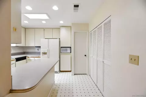 2207 Fairway Ct, Oceanside, CA 92056 photo 9