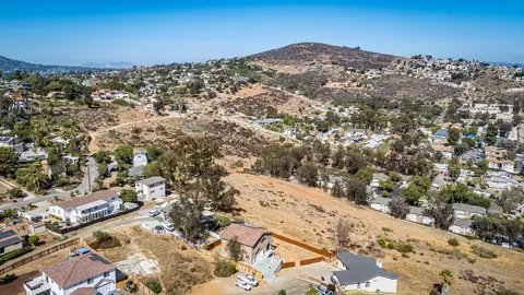 View/Area - 8886 Margaret Ct, Spring Valley, CA 91977 photo 4 of 9