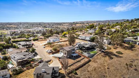 View/Area - 8886 Margaret Ct, Spring Valley, CA 91977 photo 5 of 9