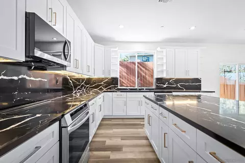 Kitchen - 8886 Margaret Ct, Spring Valley, CA 91977 photo 4 of 6