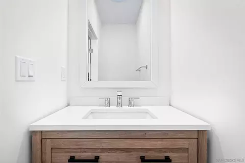 Bath - 8886 Margaret Ct, Spring Valley, CA 91977 photo 4 of 5