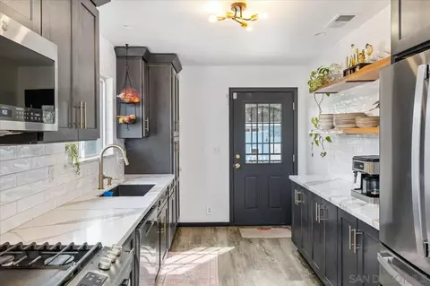 Kitchen - 1379 Sunny Heights Rd, Fallbrook, CA 92028 photo 4 of 5