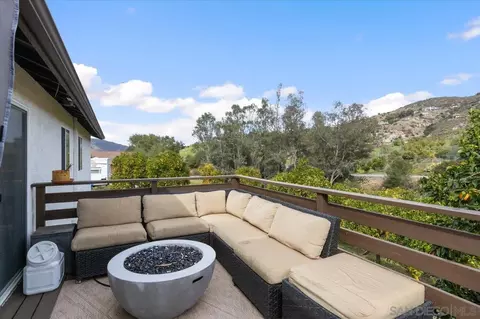 Exterior - 1379 Sunny Heights Rd, Fallbrook, CA 92028 photo 11 of 14