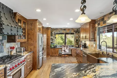 Kitchen - 1379 Sunny Heights Rd, Fallbrook, CA 92028 photo 3 of 5
