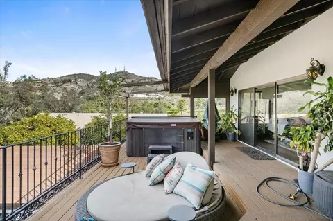 Exterior - 1379 Sunny Heights Rd, Fallbrook, CA 92028 photo 9 of 14