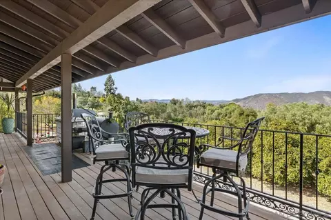 Exterior - 1379 Sunny Heights Rd, Fallbrook, CA 92028 photo 1 of 14