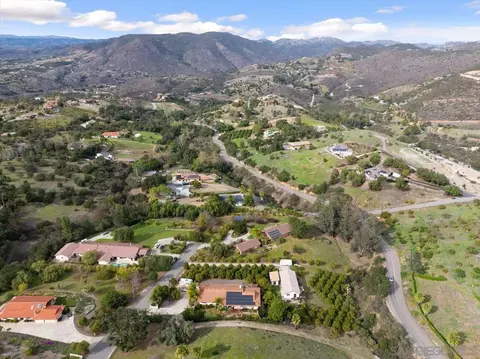 View/Area - 1379 Sunny Heights Rd, Fallbrook, CA 92028 photo 2 of 7