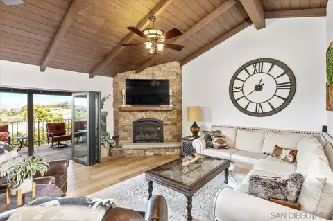 Living - 1379 Sunny Heights Rd, Fallbrook, CA 92028 photo 3 of 4