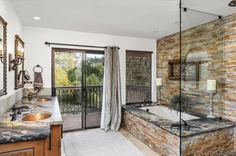Bath - 1379 Sunny Heights Rd, Fallbrook, CA 92028 photo 1 of 4