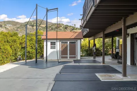 Exterior - 1379 Sunny Heights Rd, Fallbrook, CA 92028 photo 10 of 14