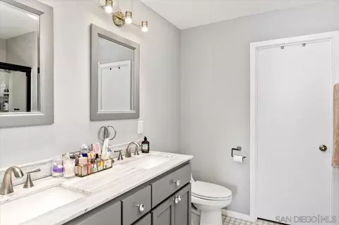 Bath - 1379 Sunny Heights Rd, Fallbrook, CA 92028 photo 3 of 4