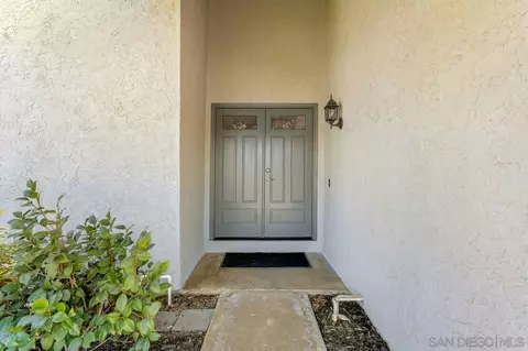 1217 Armstrong Cir, Escondido, CA 92027 photo 3